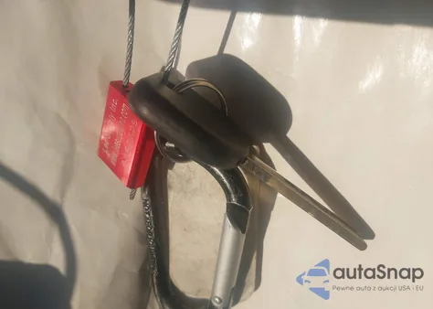 2015 Chevrolet Silverado 1500 1Lt z USA, uszkodzony, nr VIN 3GCUKREC7FG200431